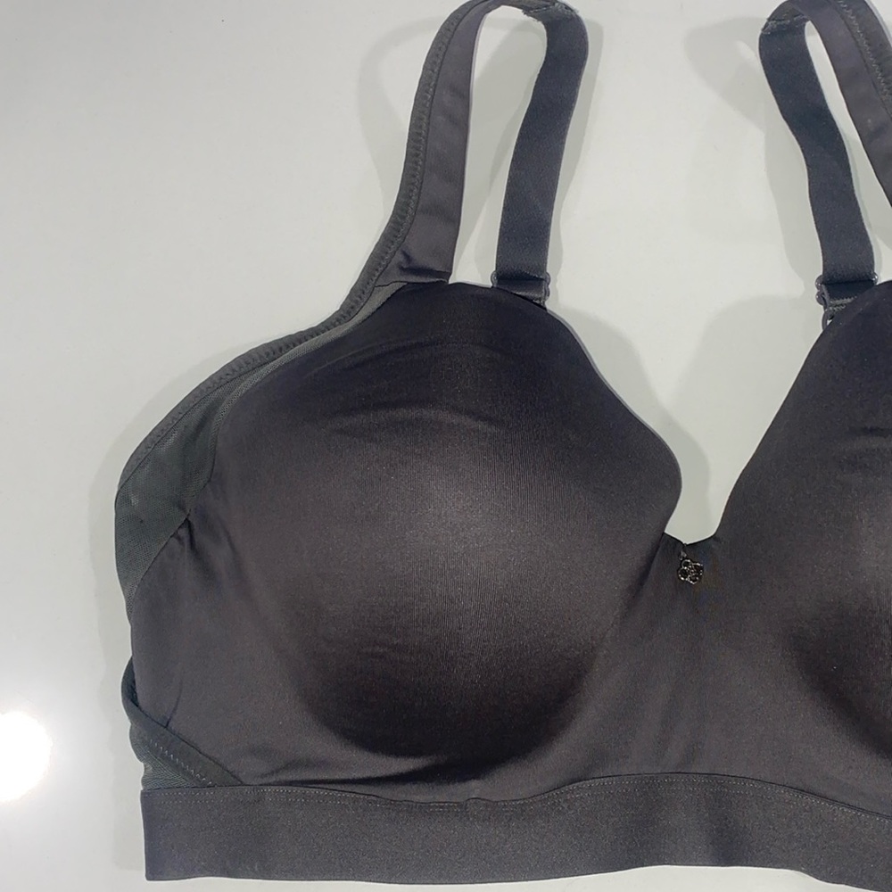 Breezies Foam Cup Seamless Underwire‎ Bra NWOT - Picture 3 of 9